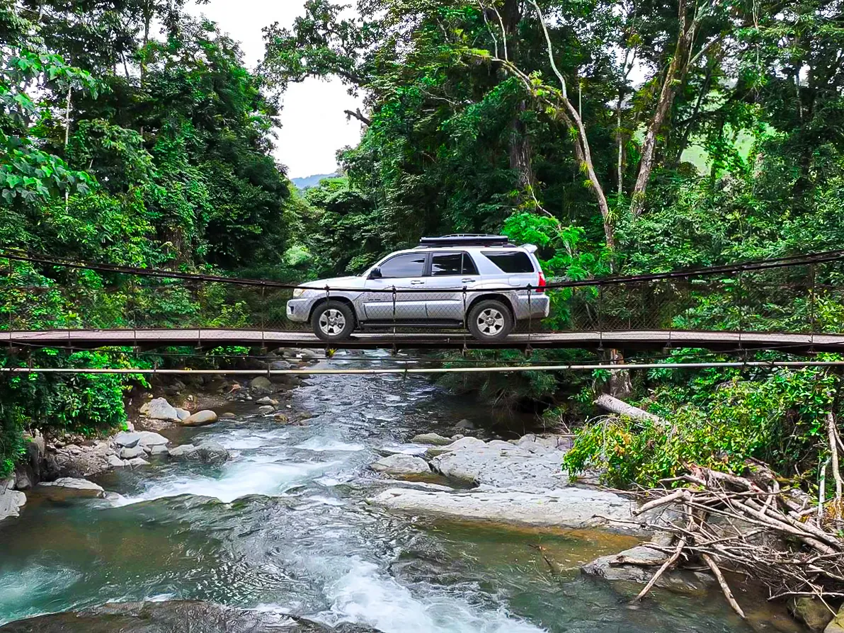 Voiture utilisée pour les déplacements familiaux au Costa Rica